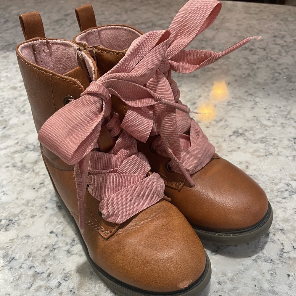 Cat and Jack boots size 9